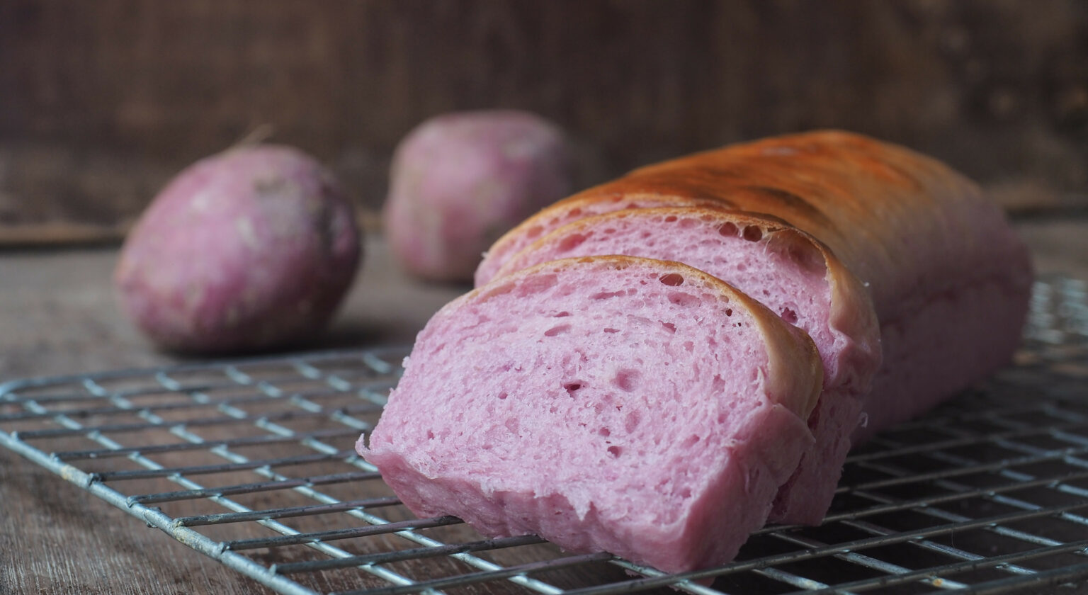Pão de Batata Doce Roxa: Delícia Saudável e Colorida!