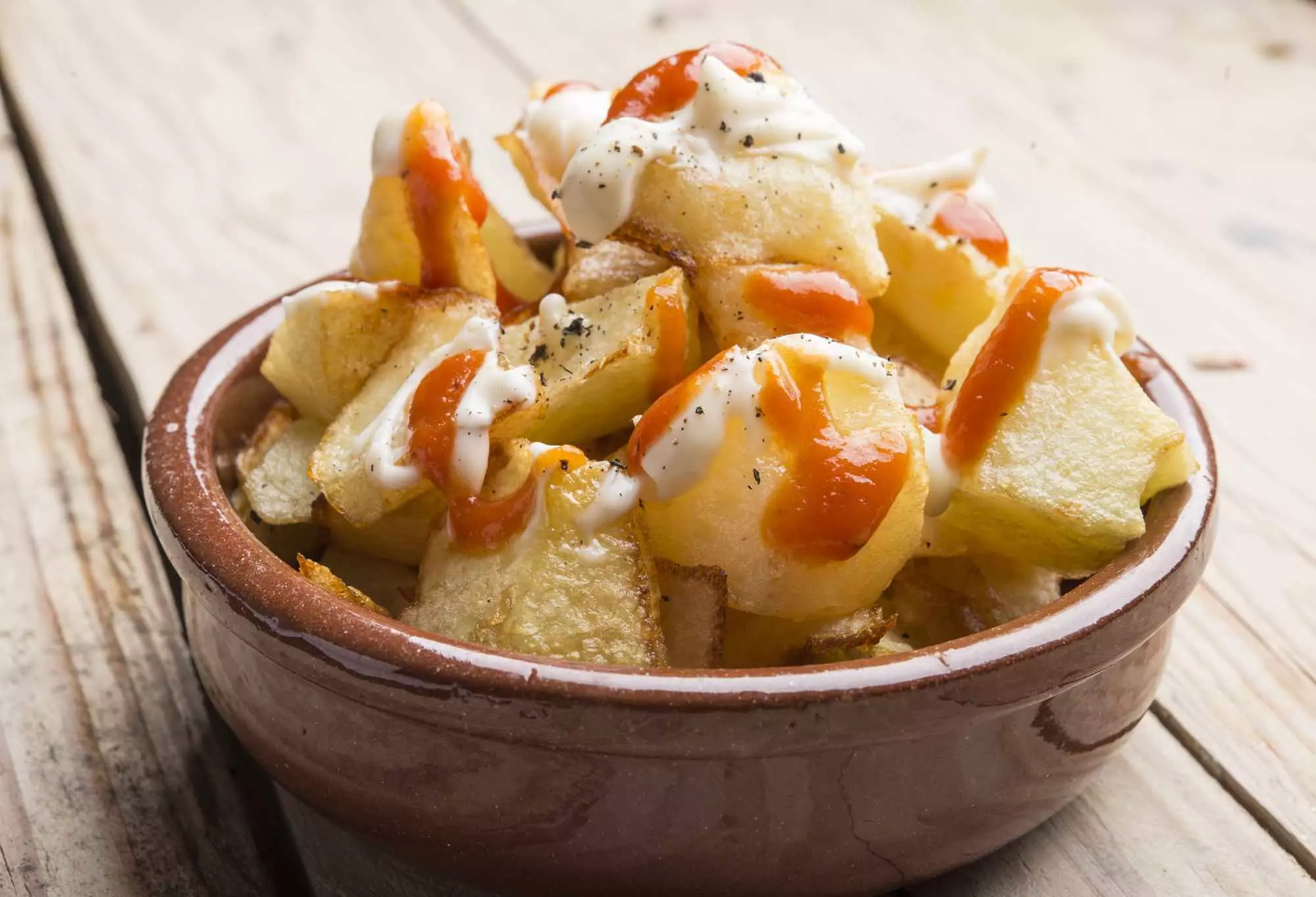 Batatas bravas com molho picante