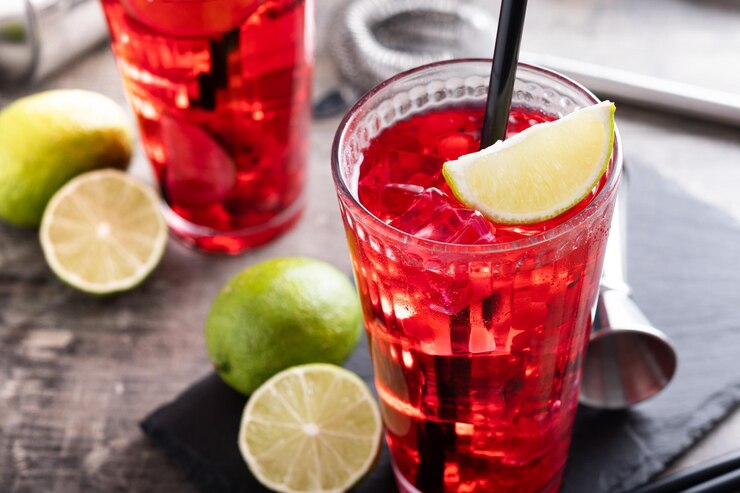 Coquetel de Vodka com Limão e Cranberry