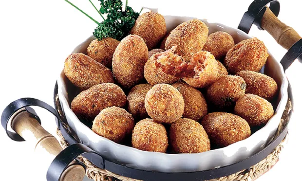 Croquete de Mandioca com Carne Seca