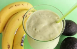 Banana com abacate