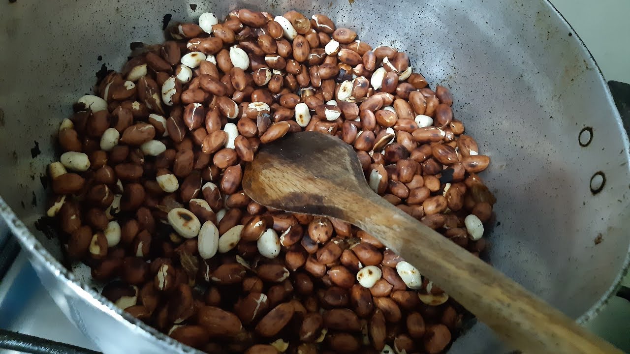 Amendoim torrado na panela