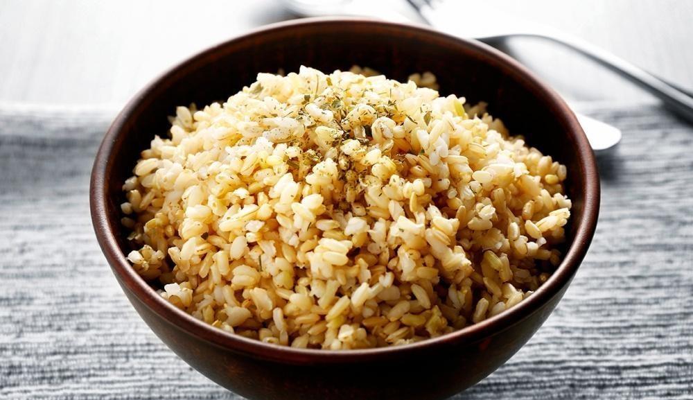 Arroz integral na panela elétrica