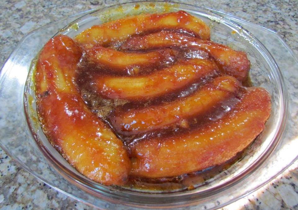 Banana caramelizada com canela