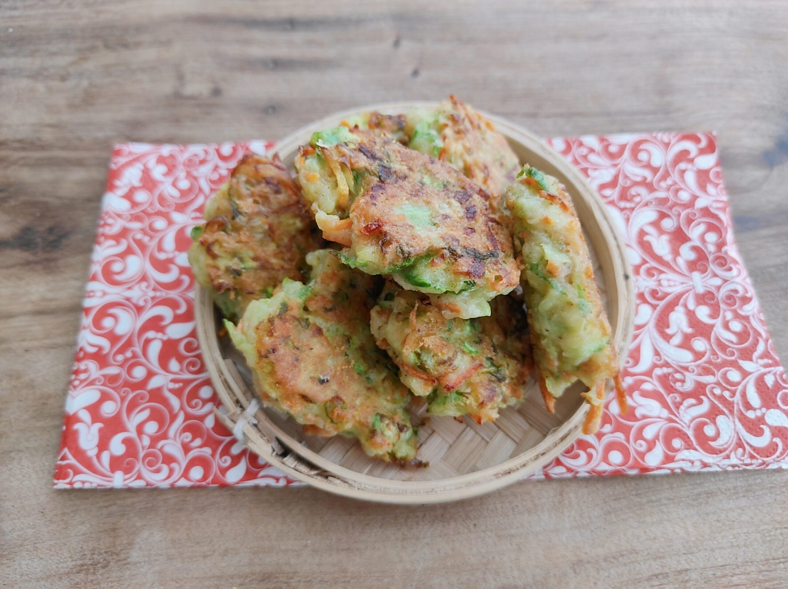 Bolinho de abobrinha com cenoura