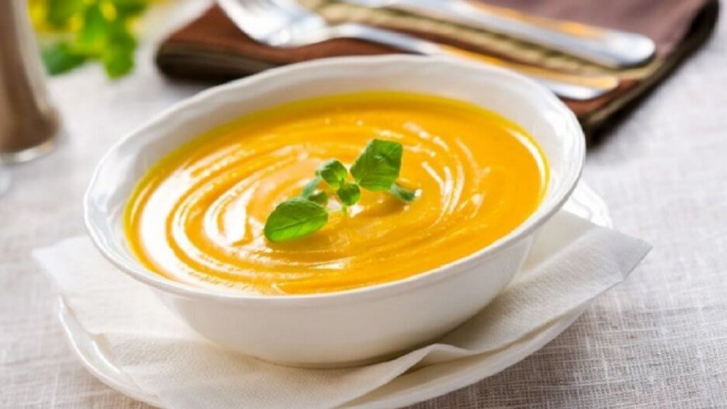 Sopa de abóbora cabotiá