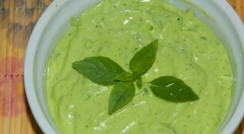 Molho verde com maionese
