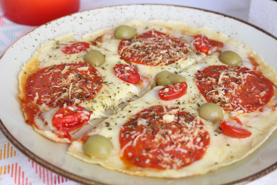 Pizza de frigideira com tapioca e aveia: