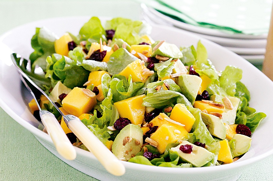 Salada de verduras com frutas