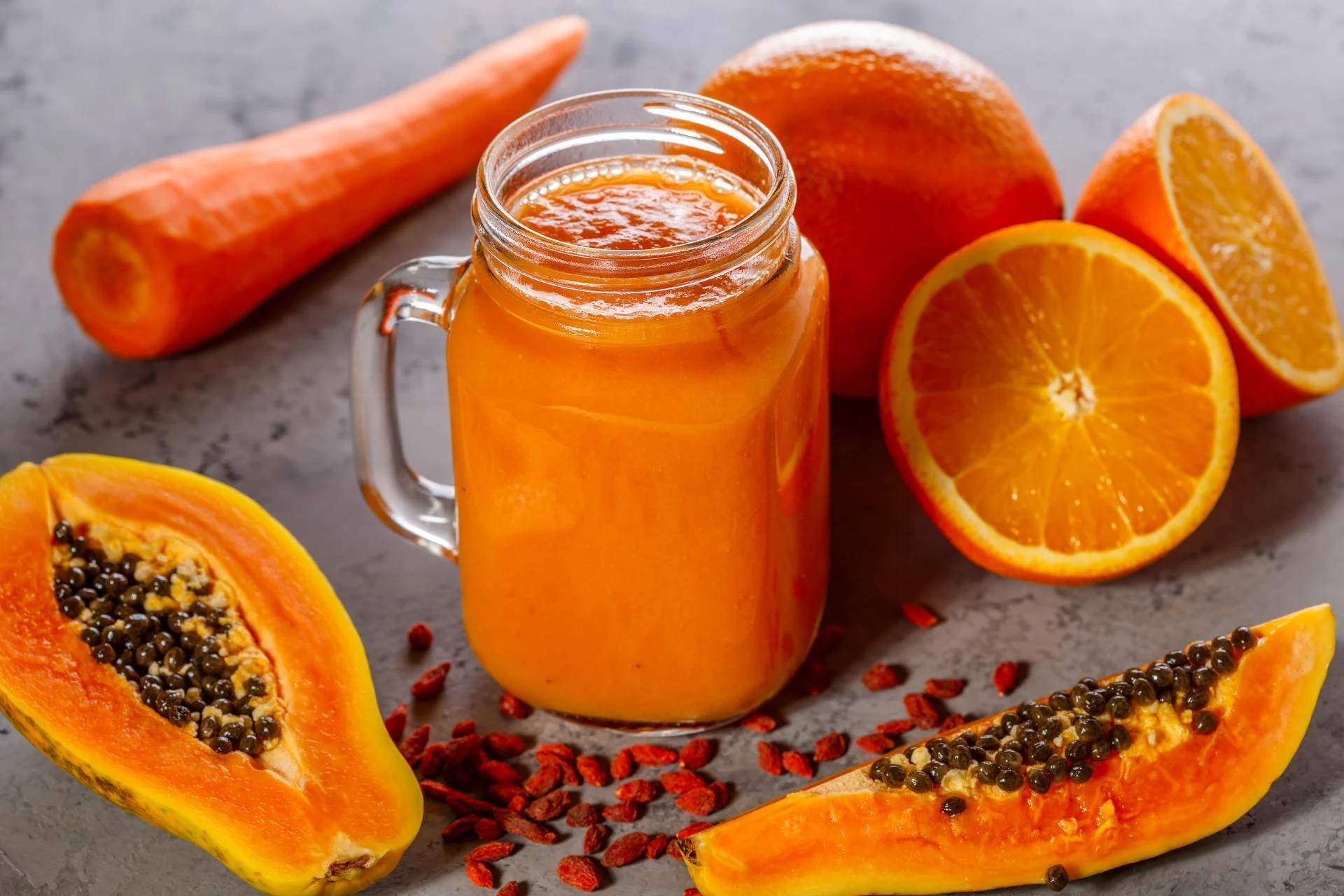 Suco de mamão com cenoura