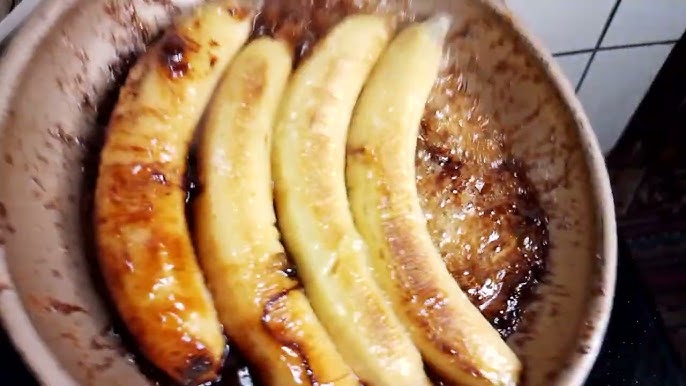 Banana assada com leite condensado e canela