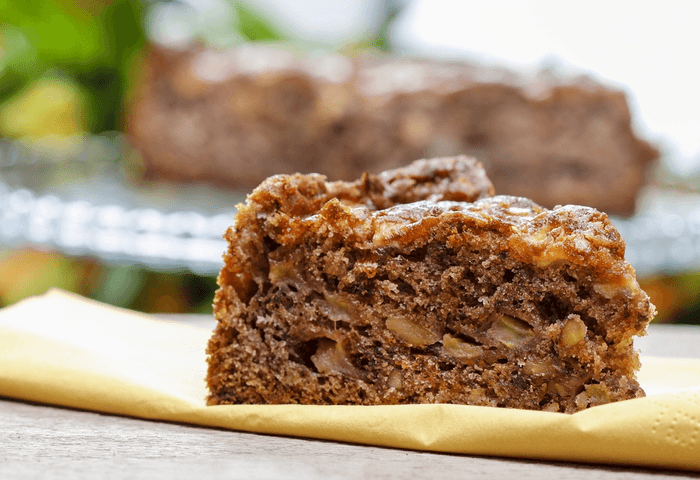 Bolo de maçã com castanha