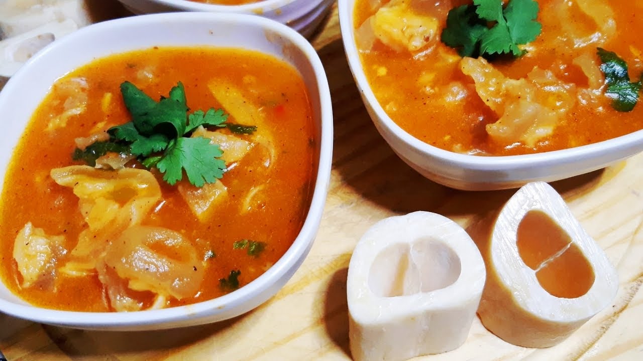 Caldo de mocotó com mandioca