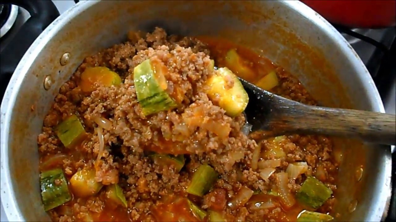 Carne moída com abobrinha