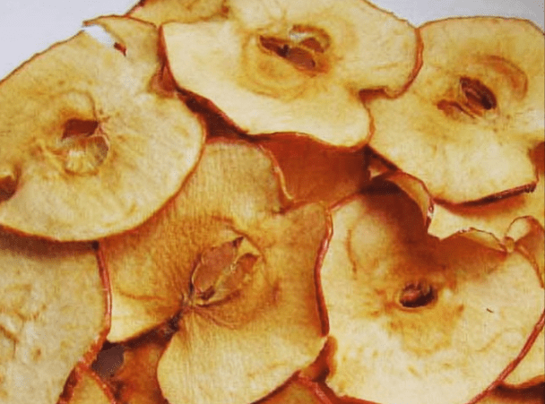 Maçã desidratada na airfryer