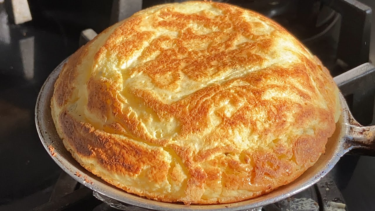 Pão de maizena na frigideira. 