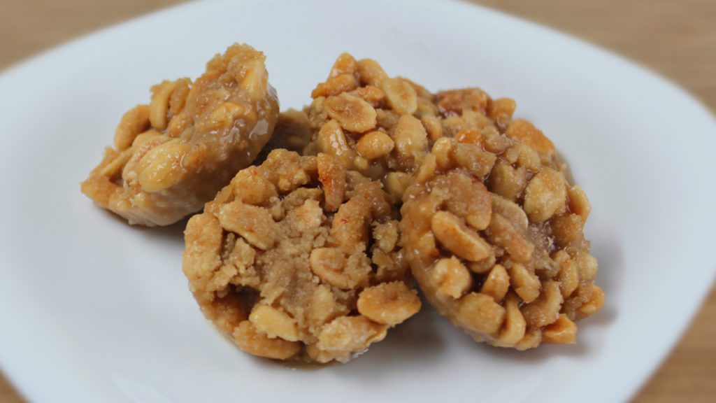Pé de moleque com três ingredientes.