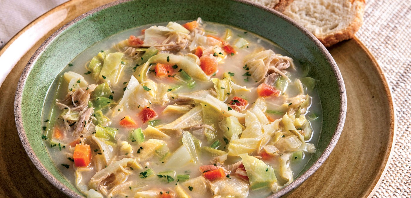 Sopa de repolho com carne