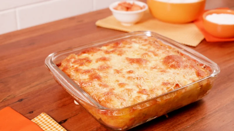 Torta de tapioca com frango.